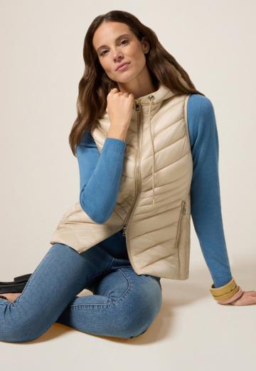 Пуховой жилет