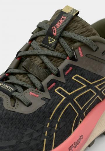 Беговые кроссовки