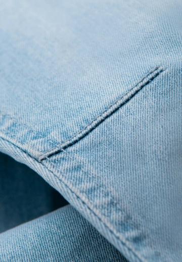 Узкие джинсы