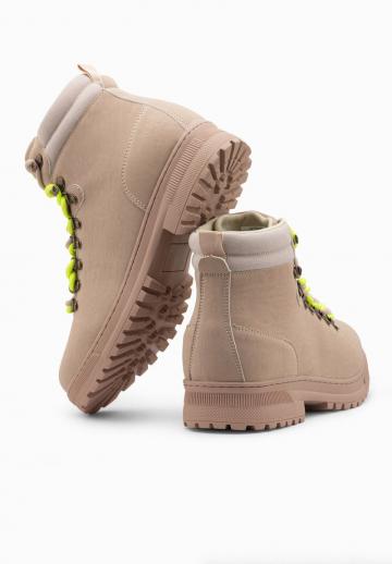 Ботинки на шнуровке