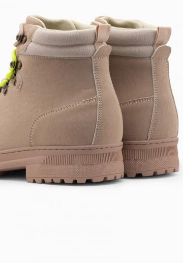 Ботинки на шнуровке