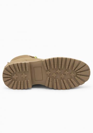 Походные ботинки