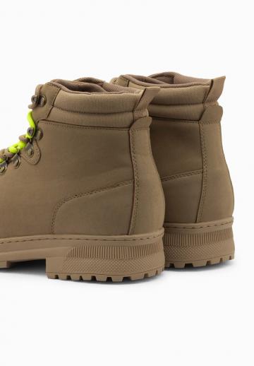 Походные ботинки