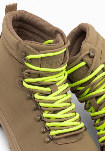 Походные ботинки