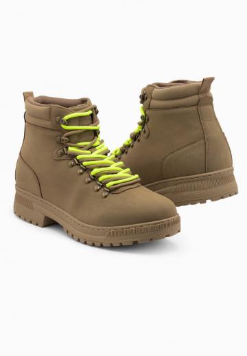 Походные ботинки