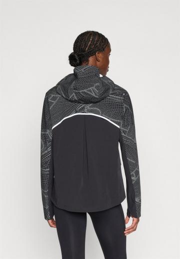 Спортивная куртка