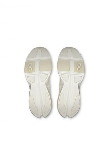 Тренировочные кроссовки