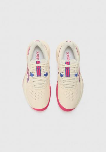 Теннисные кроссовки