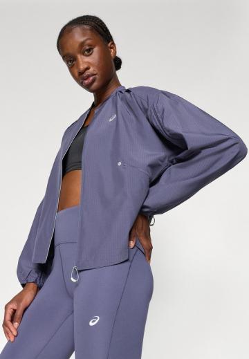 Спортивная куртка