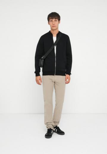 Куртка бомбер