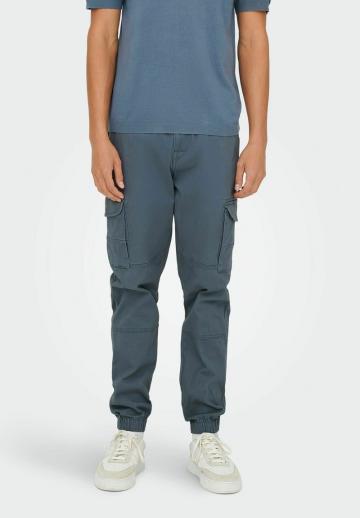 Брюки с накладными карманами