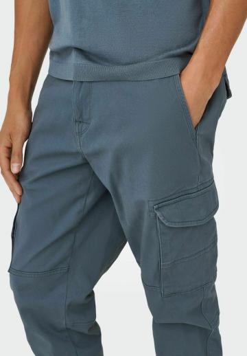 Брюки с накладными карманами