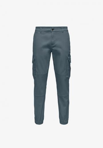 Брюки с накладными карманами