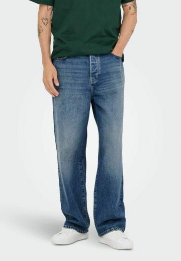 Прямые джинсы