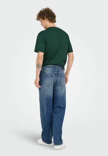 Прямые джинсы