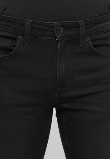 Узкие джинсы