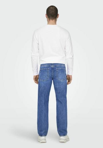 Прямые джинсы