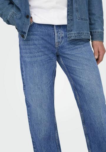 Прямые джинсы