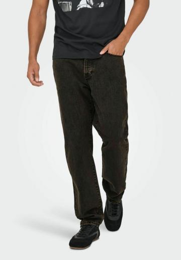 Прямые джинсы