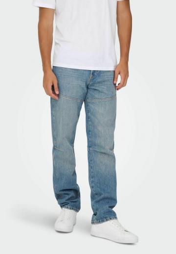 Прямые джинсы