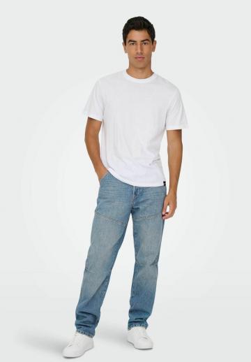 Прямые джинсы