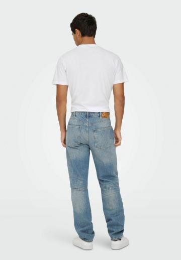 Прямые джинсы