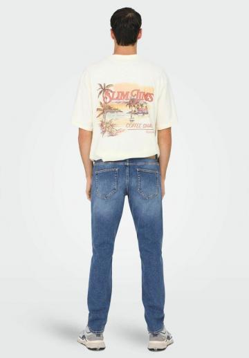 Прямые джинсы