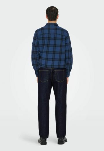 Прямые джинсы