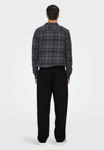 Прямые джинсы