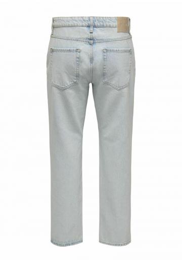 Прямые джинсы