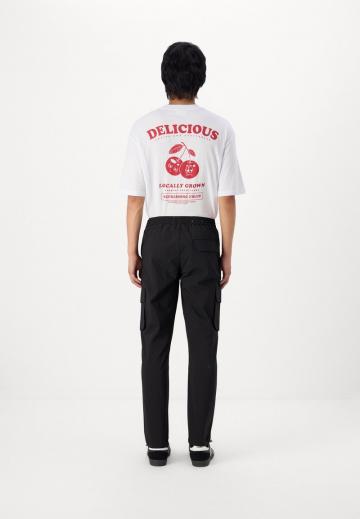 Брюки с накладными карманами