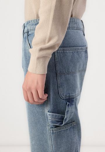 Прямые джинсы