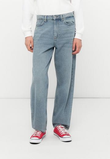 Свободные джинсы