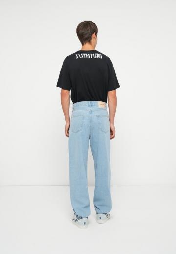 Прямые джинсы