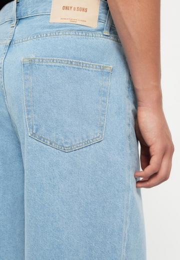 Прямые джинсы