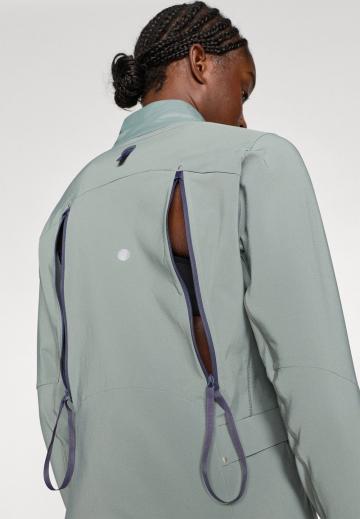 Спортивная куртка