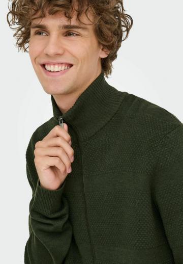 Вязаная кофта