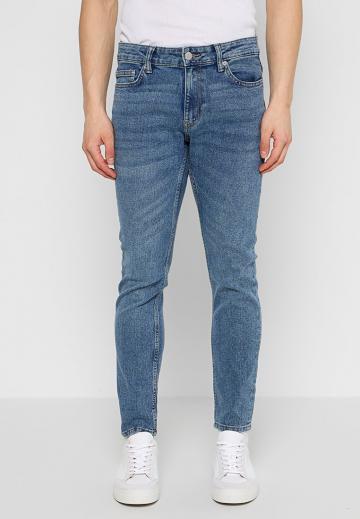 Узкие джинсы