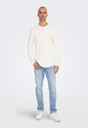 Прямые джинсы