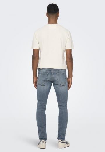 Узкие джинсы