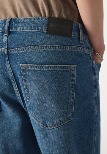 Прямые джинсы