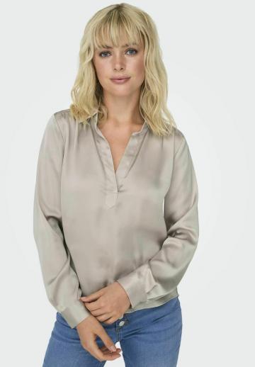 Атласная блузка