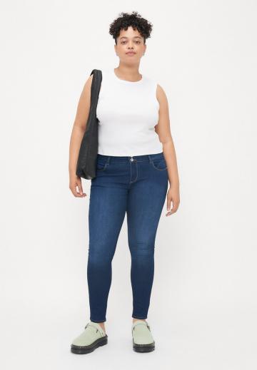 Узкие джинсы