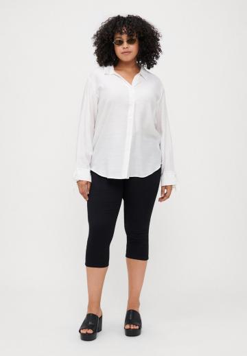 Короткие джинсы