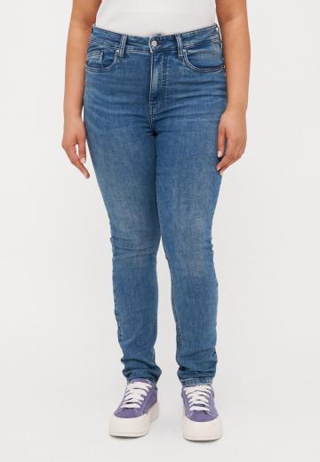 Узкие джинсы