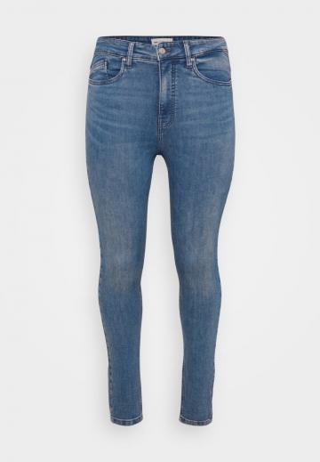 Узкие джинсы