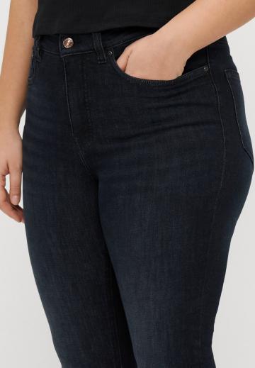 Узкие джинсы
