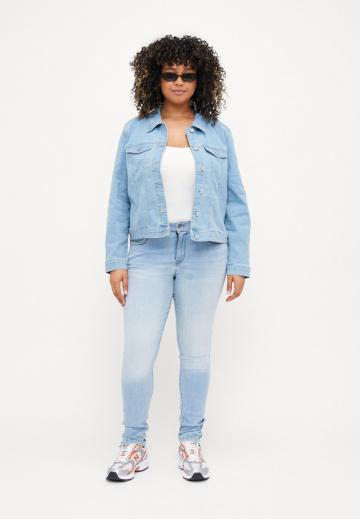 Узкие джинсы