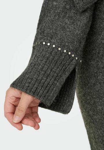 Вязаное платье