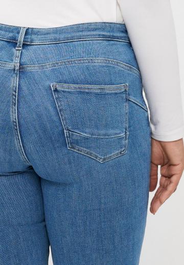 Клешеные джинсы